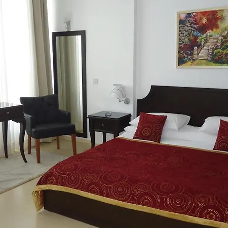Ada Hotel