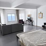 Sunport Hotel *