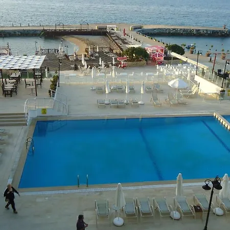 Ada Hotel *