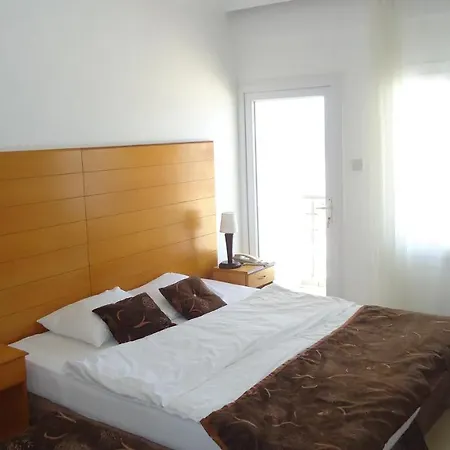 Hotel Ada Krini